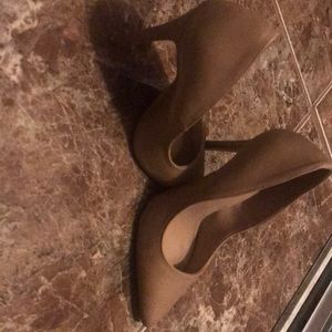 Shoes size 5